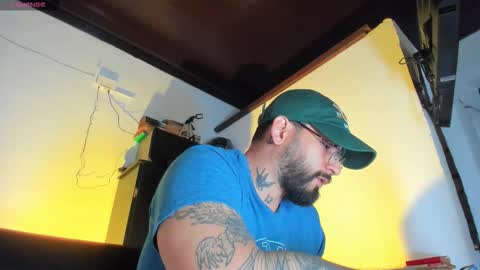 Snapshot of camilomayer chatting on October 4, 2025, 1:20 pm Camilo online show from October 4, 2025, 1:20 pm