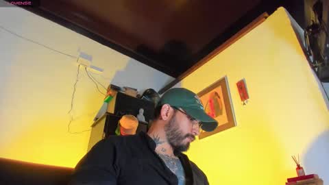 Snapshot of camilomayer chatting on November 17, 2025, 2:34 pm Camilo online show from November 17, 2025, 2:34 pm