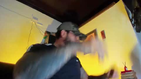 Snapshot of camilomayer chatting on December 5, 2025, 5:09 pm Camilo online show from December 5, 2025, 5:09 pm