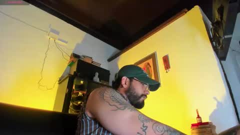 Snapshot of camilomayer chatting on December 15, 2025, 3:38 pm Camilo online show from December 15, 2025, 3:38 pm