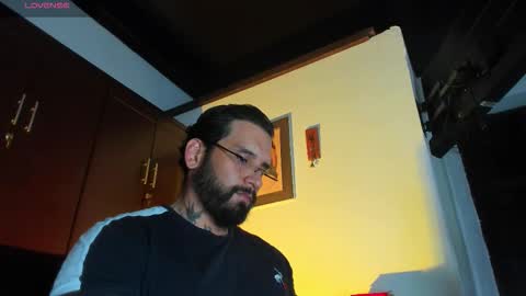 Snapshot of camilomayer chatting on February 4, 2026, 3:51 pm Camilo online show from February 4, 2026, 3:51 pm