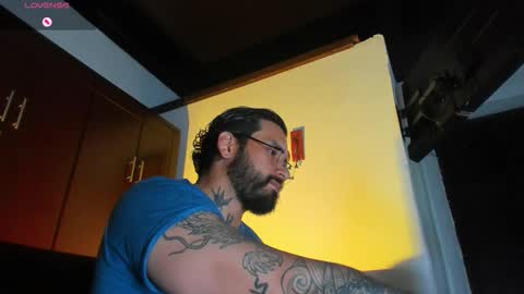 Snapshot of camilomayer chatting on February 6, 2026, 4:21 pm Camilo online show from February 6, 2026, 4:21 pm