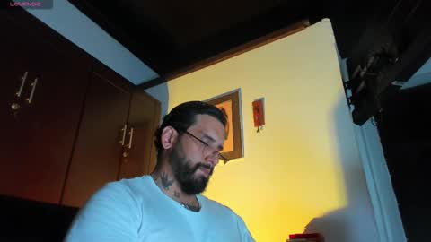 Snapshot of camilomayer chatting on February 10, 2026, 2:43 pm Camilo online show from February 10, 2026, 2:43 pm