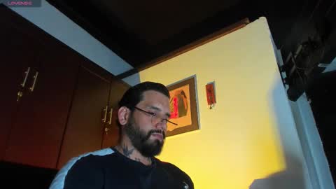 Snapshot of camilomayer chatting on February 11, 2026, 3:50 pm Camilo online show from February 11, 2026, 3:50 pm