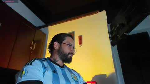 Snapshot of camilomayer chatting on February 19, 2026, 3:30 pm Camilo online show from February 19, 2026, 3:30 pm