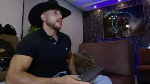 Snapshot of camilowatson chatting on May 5, 2026, 1:57 am Camilo Watson online show from May 5, 2026, 1:57 am