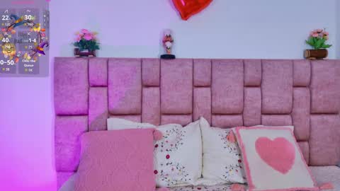 camiluxe online show from October 18, 2025, 1:01 pm