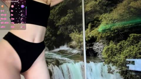 Snapshot of camladylux chatting on April 8, 2026, 10:43 pm camladylux online show from April 8, 2026, 10:43 pm