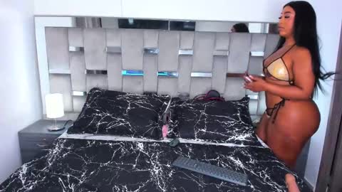 Camila online show from September 20, 2025, 10:49 am