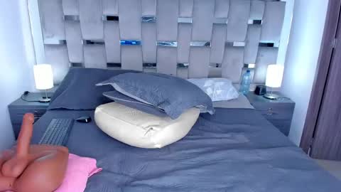 Camila online show from October 11, 2025, 1:16 am