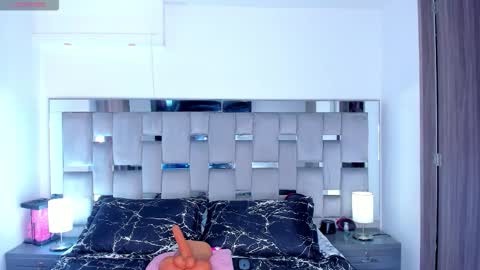 Camila online show from February 26, 2026, 4:06 pm