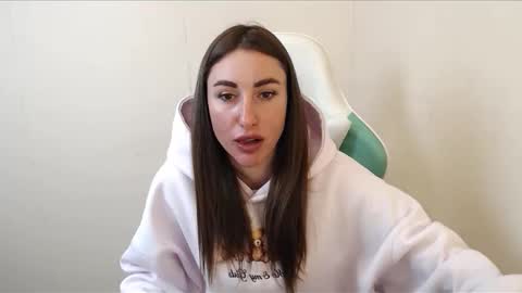 cammila horn online show from October 31, 2025, 12:17 pm