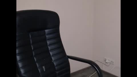 Snapshot of cammila_horn chatting on December 23, 2025, 6:11 am cammila horn online show from December 23, 2025, 6:11 am