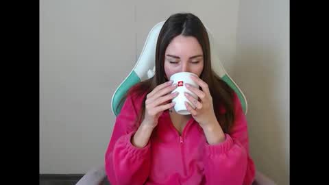 Snapshot of cammila_horn chatting on March 2, 2026, 6:14 am cammila horn online show from March 2, 2026, 6:14 am