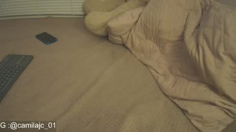 Laura Camila online show from April 21, 2026, 4:34 pm