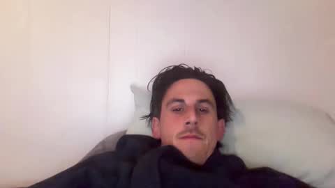 canadianboy204 online show from April 8, 2026, 2:33 am