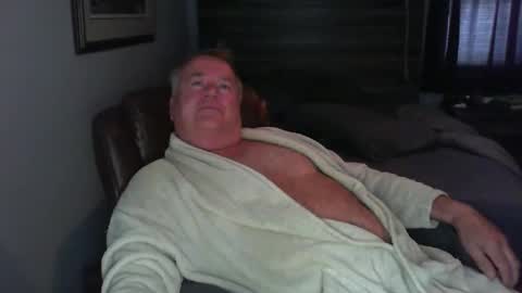 Snapshot of canamanxxx chatting on October 24, 2025, 12:45 pm canamanxxx online show from October 24, 2025, 12:45 pm