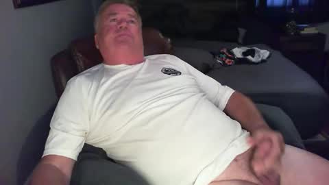 Snapshot of canamanxxx chatting on April 3, 2026, 7:01 pm canamanxxx online show from April 3, 2026, 7:01 pm