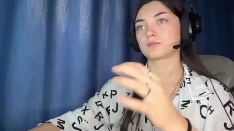 Kate online show from December 15, 2025, 6:06 am