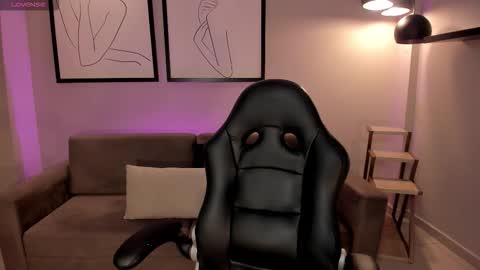  Candanse R  online show from September 9, 2025, 4:50 pm