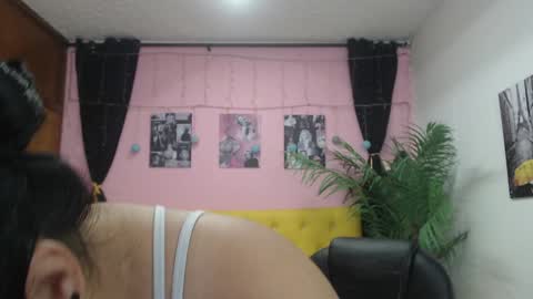 Candy  online show from January 29, 2025, 1:17 pm