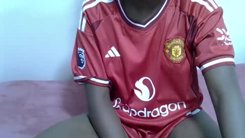 candiemaya online show from November 14, 2025, 5:39 am