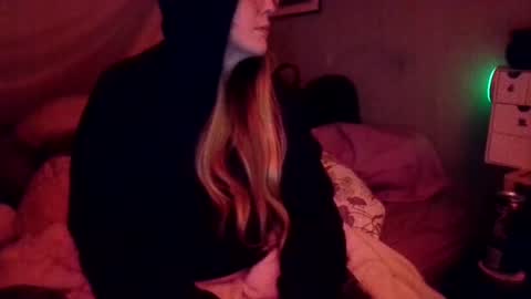 Candi online show from December 2, 2025, 9:25 am