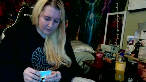 Candi online show from June 29, 2026, 10:32 pm