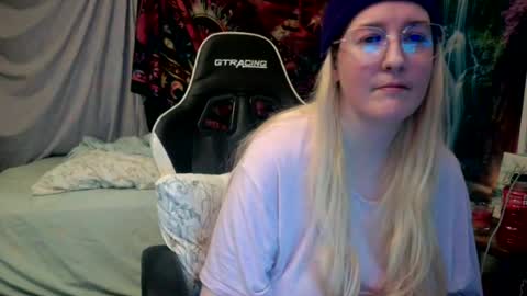 Candi online show from July 11, 2026, 8:22 pm