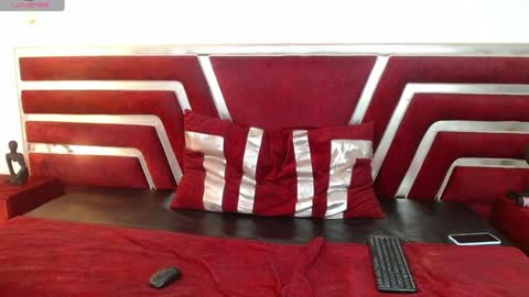 candy_bony online show from December 13, 2024, 12:39 pm