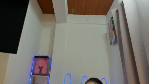 candy_kitty7343 online show from June 11, 2026, 4:43 am