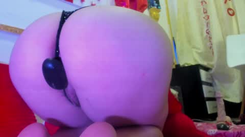 Snapshot of candy_plus chatting on February 13, 2025, 10:00 pm Candy plus online show from February 13, 2025, 10:00 pm