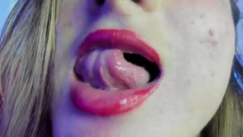 Snapshot of candy_plus chatting on February 25, 2025, 10:29 pm Candy plus online show from February 25, 2025, 10:29 pm