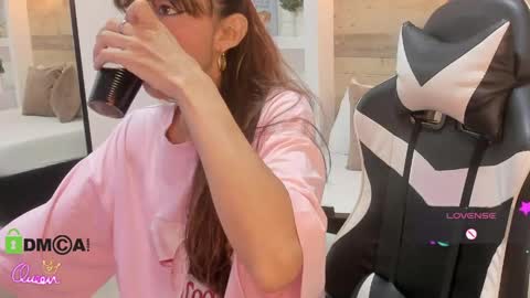 Snapshot of candy_summer28_ chatting on June 5, 2026, 7:19 pm CANDY online show from June 5, 2026, 7:19 pm