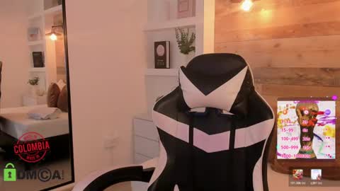 Snapshot of candy_summer28_ chatting on June 18, 2026, 7:29 pm CANDY online show from June 18, 2026, 7:29 pm