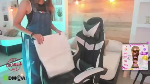 Snapshot of candy_summer28_ chatting on June 26, 2026, 7:18 pm CANDY online show from June 26, 2026, 7:18 pm