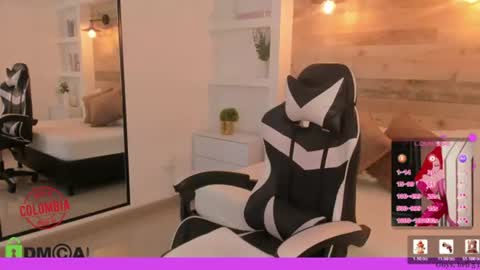 Snapshot of candy_summer28_ chatting on August 3, 2026, 7:39 pm CANDY online show from August 3, 2026, 7:39 pm