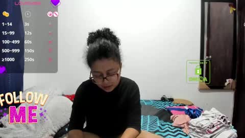 candy_val online show from April 18, 2026, 6:06 am