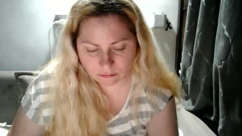 Laura online show from March 1, 2025, 11:37 pm