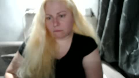 Laura online show from March 9, 2025, 9:25 pm