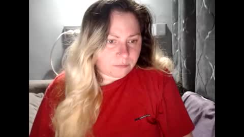 Laura online show from April 21, 2026, 8:44 pm