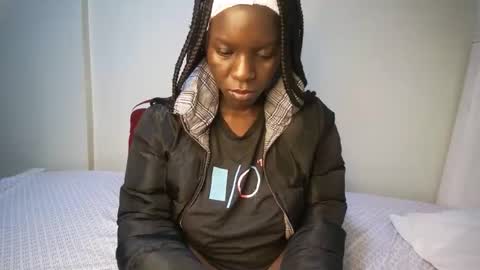 candycurly_ online show from October 6, 2025, 2:47 pm