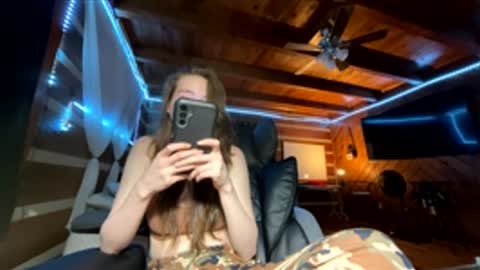 Snapshot of candygirlmae chatting on March 11, 2026, 7:58 am CandyGirl online show from March 11, 2026, 7:58 am