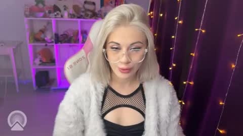 You can call me HH online show from September 21, 2025, 6:42 pm