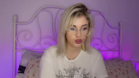 You can call me HH online show from November 28, 2025, 4:20 pm