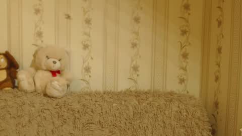 say meow and send tip  online show from February 7, 2025, 3:19 pm