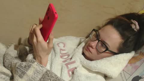 say meow and send tip  online show from March 7, 2025, 6:43 pm