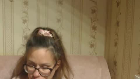 say meow and send tip  online show from October 26, 2025, 6:36 pm