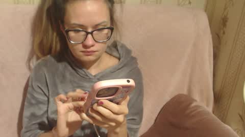 say meow and send tip  online show from December 22, 2025, 8:00 am