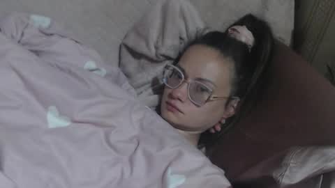 say meow and send tip  online show from April 21, 2026, 10:10 am